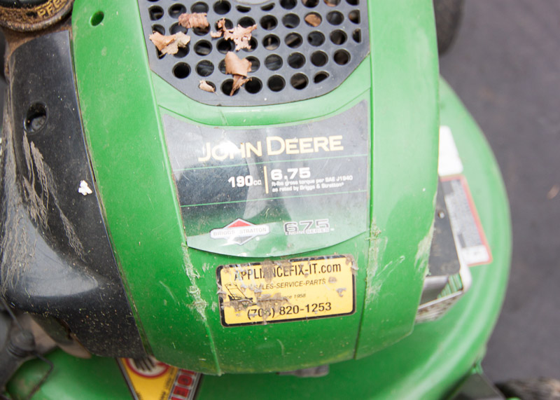John Deer 675 Series Lawnmower