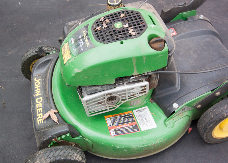 John Deer 675 Series Lawnmower