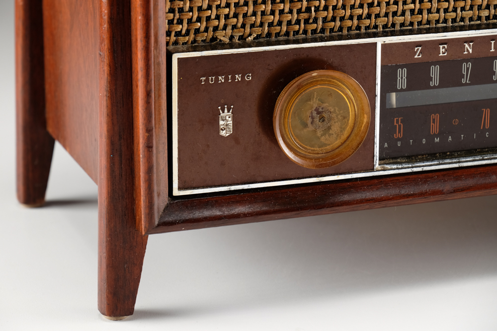 1963 Zenith K731 Table FM/AM Radio