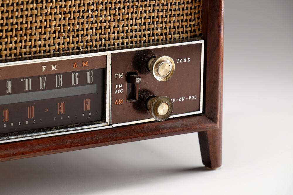 1963 Zenith K731 Table FM/AM Radio