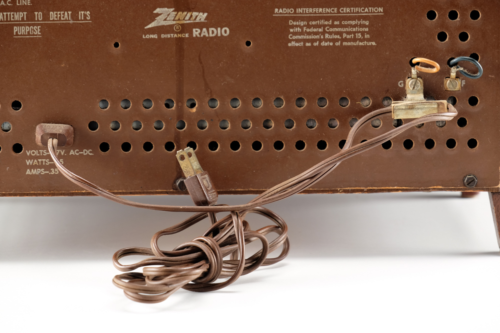 1963 Zenith K731 Table FM/AM Radio