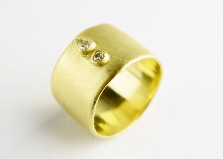 Sofia Kaman Designed Cigar Band with Diamonds in 18K Brushed Gold
