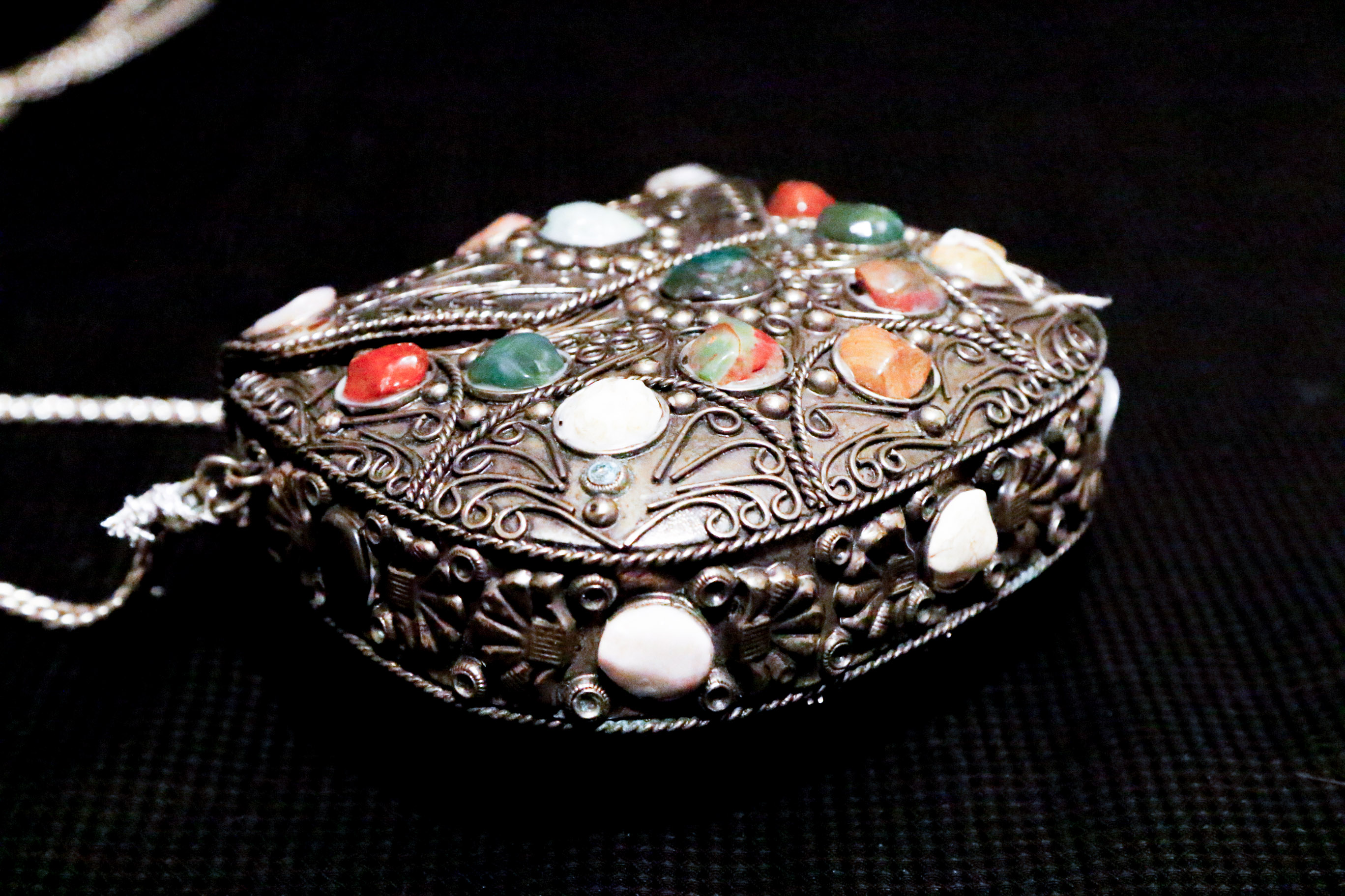 Sajai Multi-Stone Minaudiere