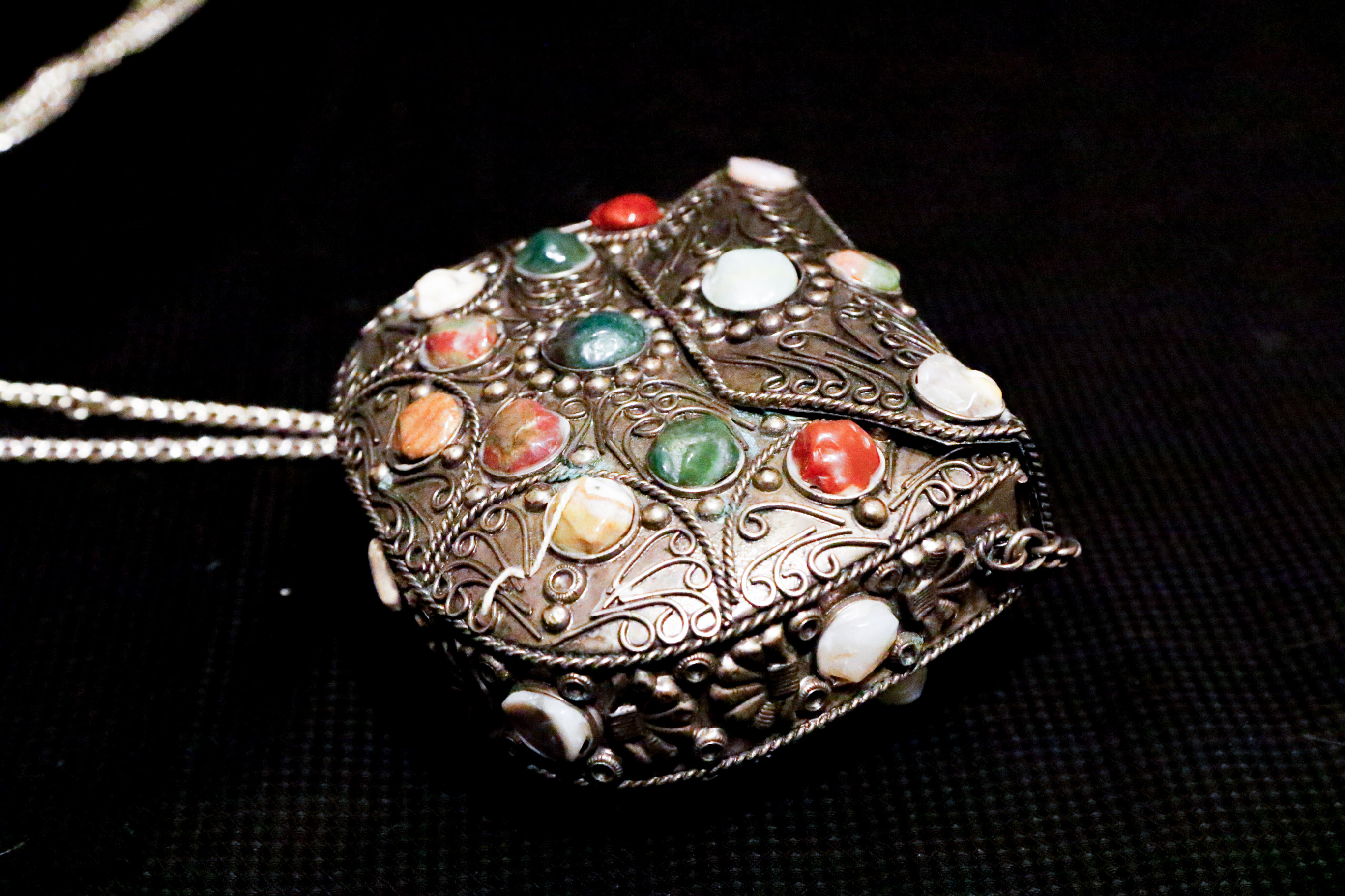 Sajai Multi-Stone Minaudiere