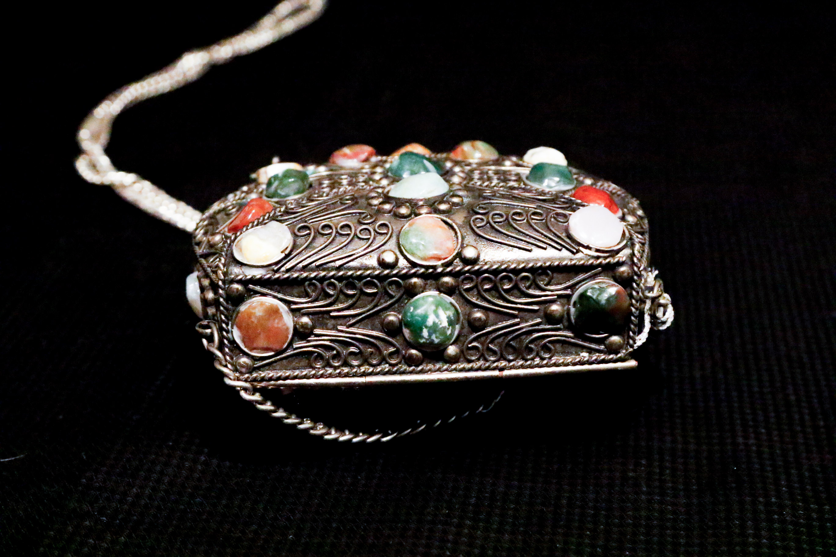 Sajai Multi-Stone Minaudiere