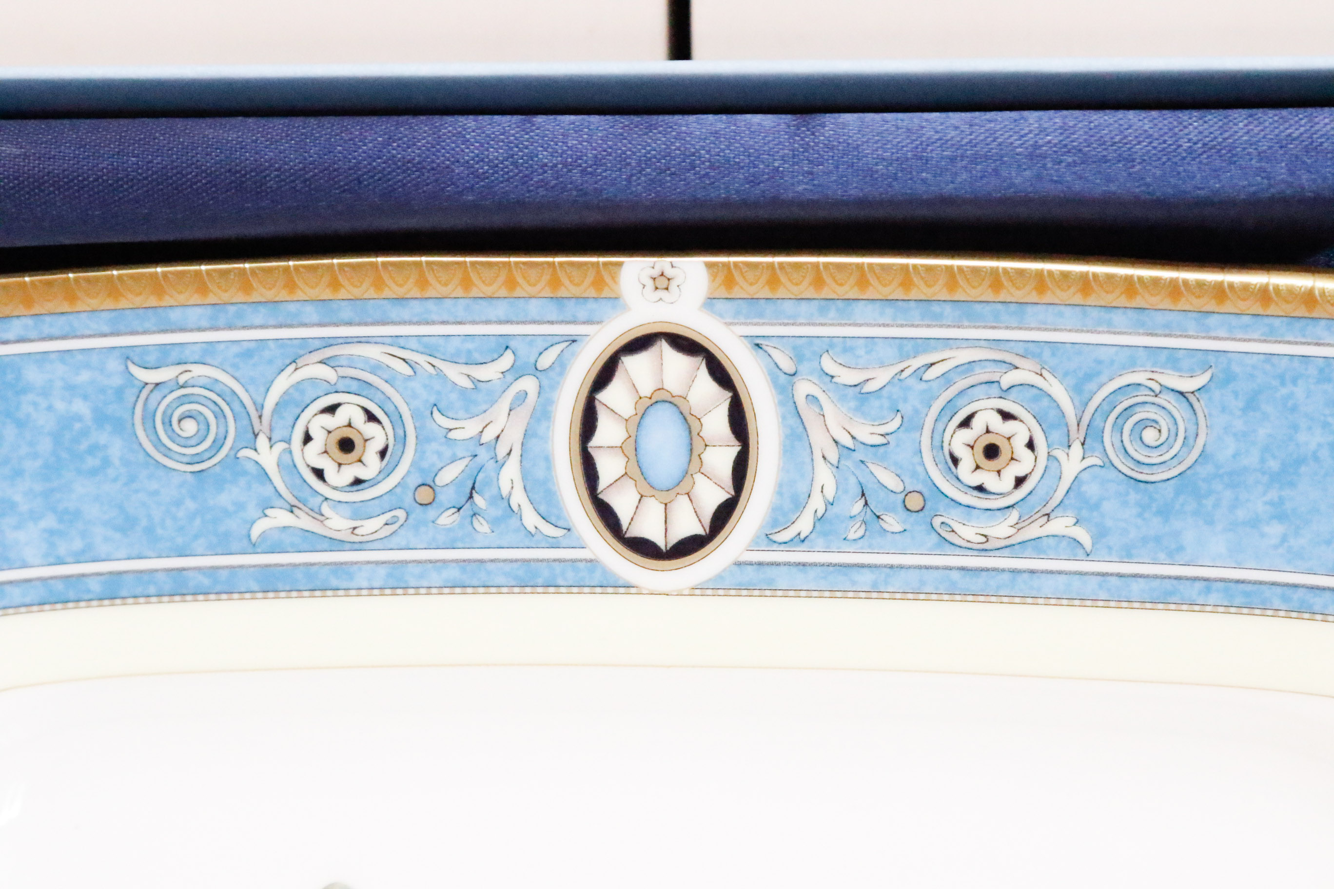 Wedgwood Bone China Plate Signed by Duchess Sarah Ferguson