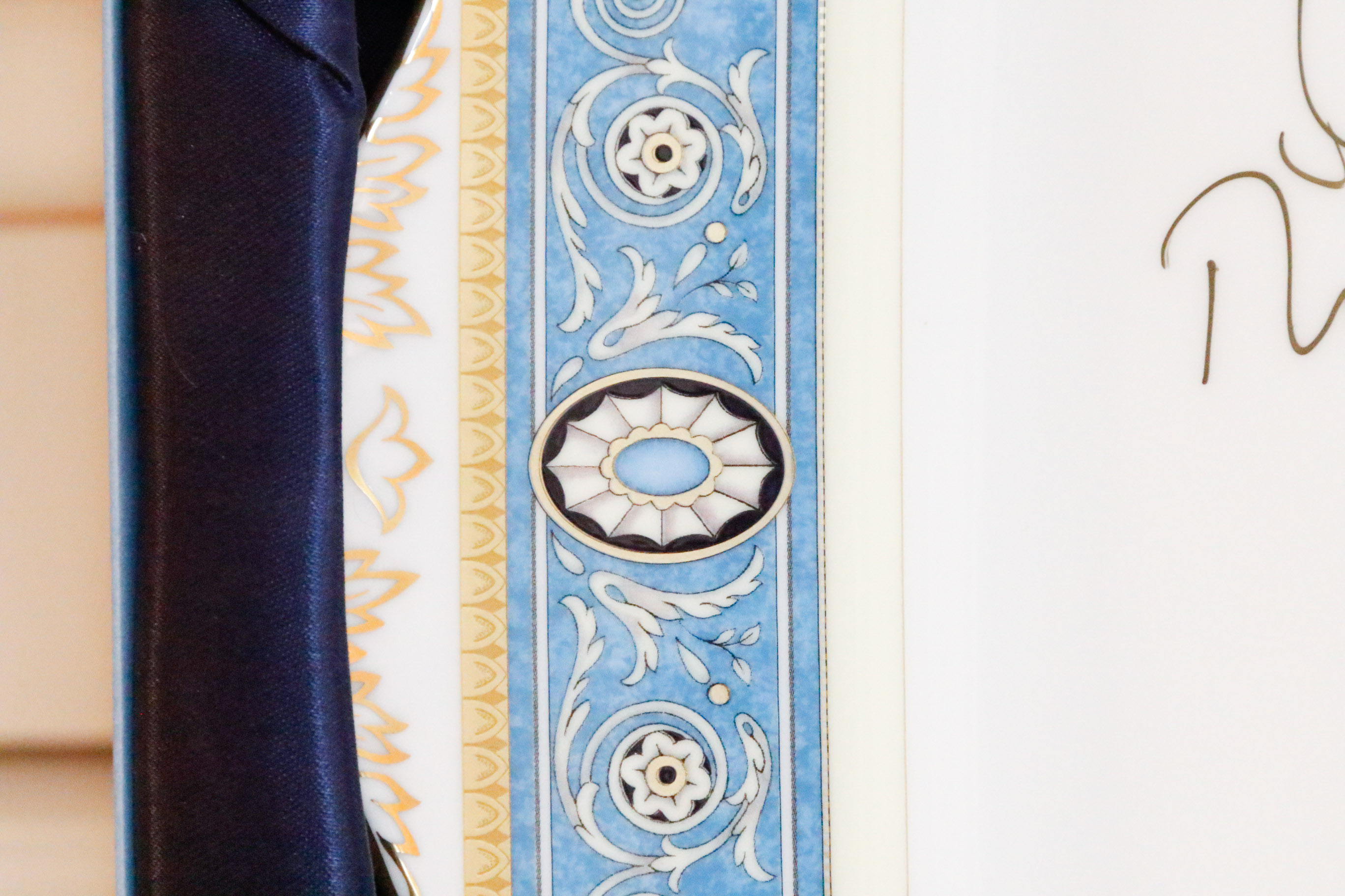 Wedgwood Bone China Plate Signed by Duchess Sarah Ferguson