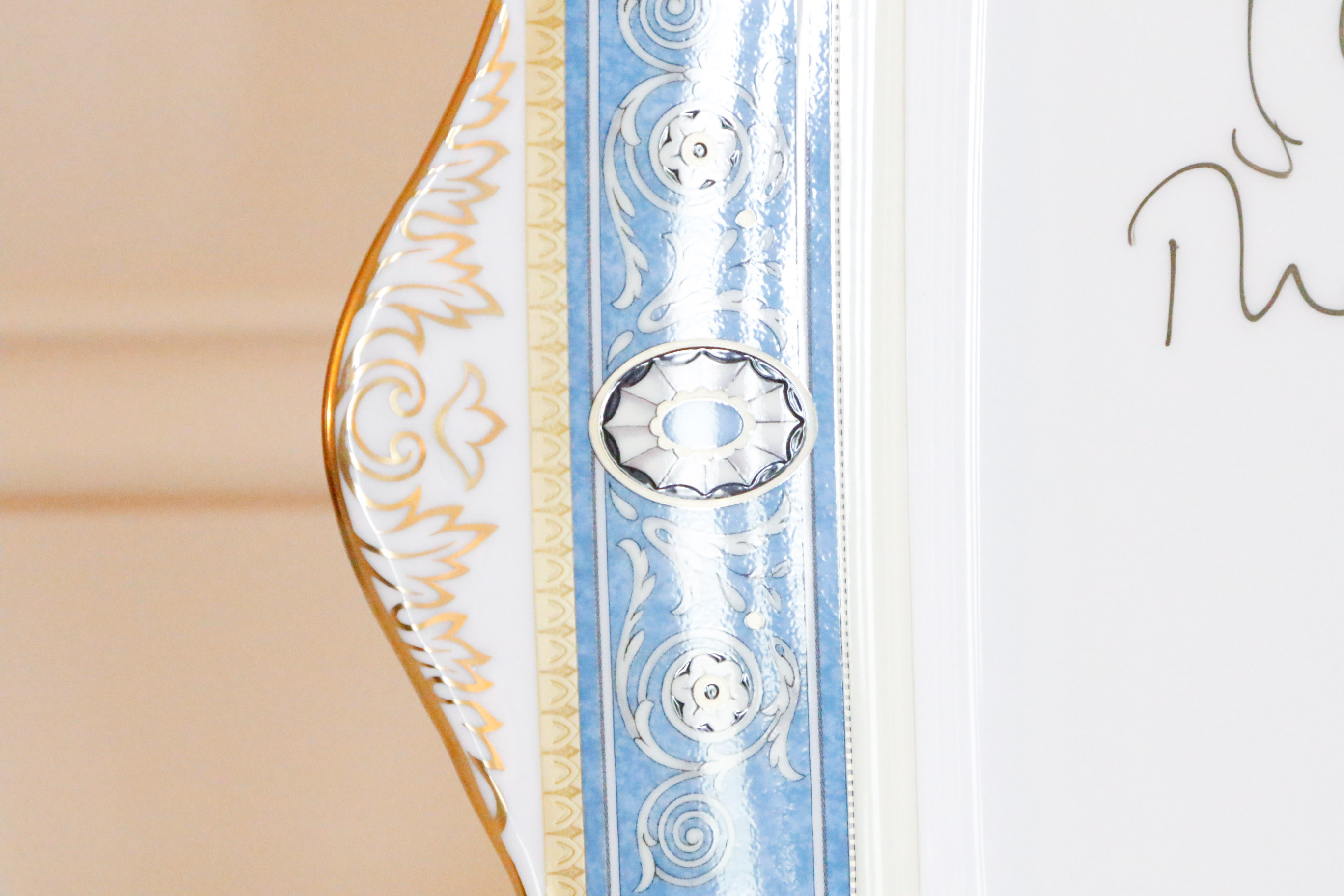 Wedgwood Bone China Plate Signed by Duchess Sarah Ferguson