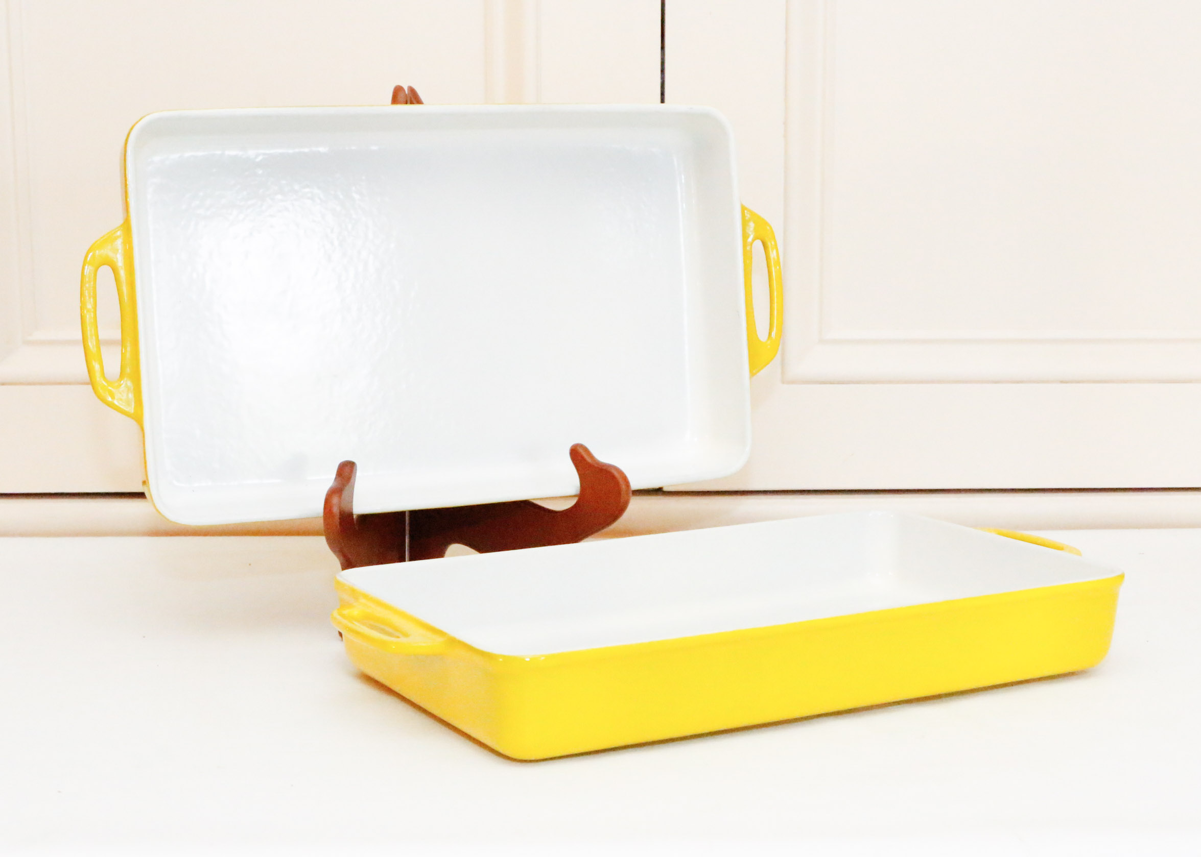 Vintage Yellow Cast Iron Roasters With Fondue Pot