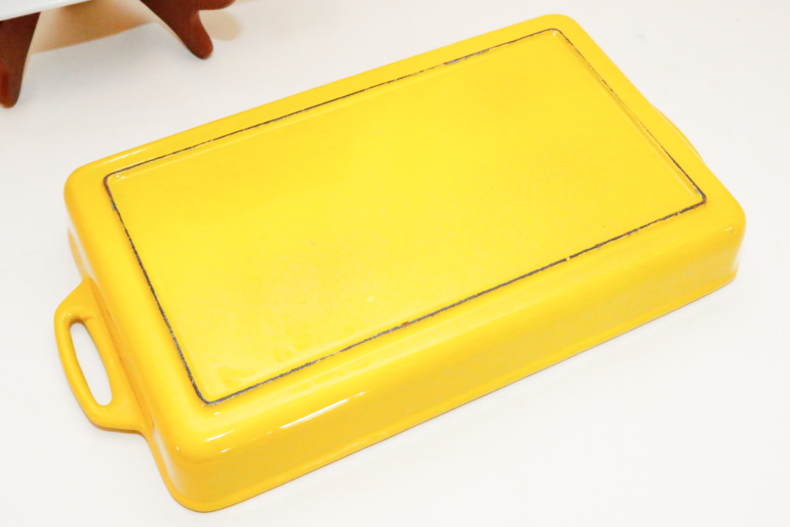 Vintage Yellow Cast Iron Roasters With Fondue Pot