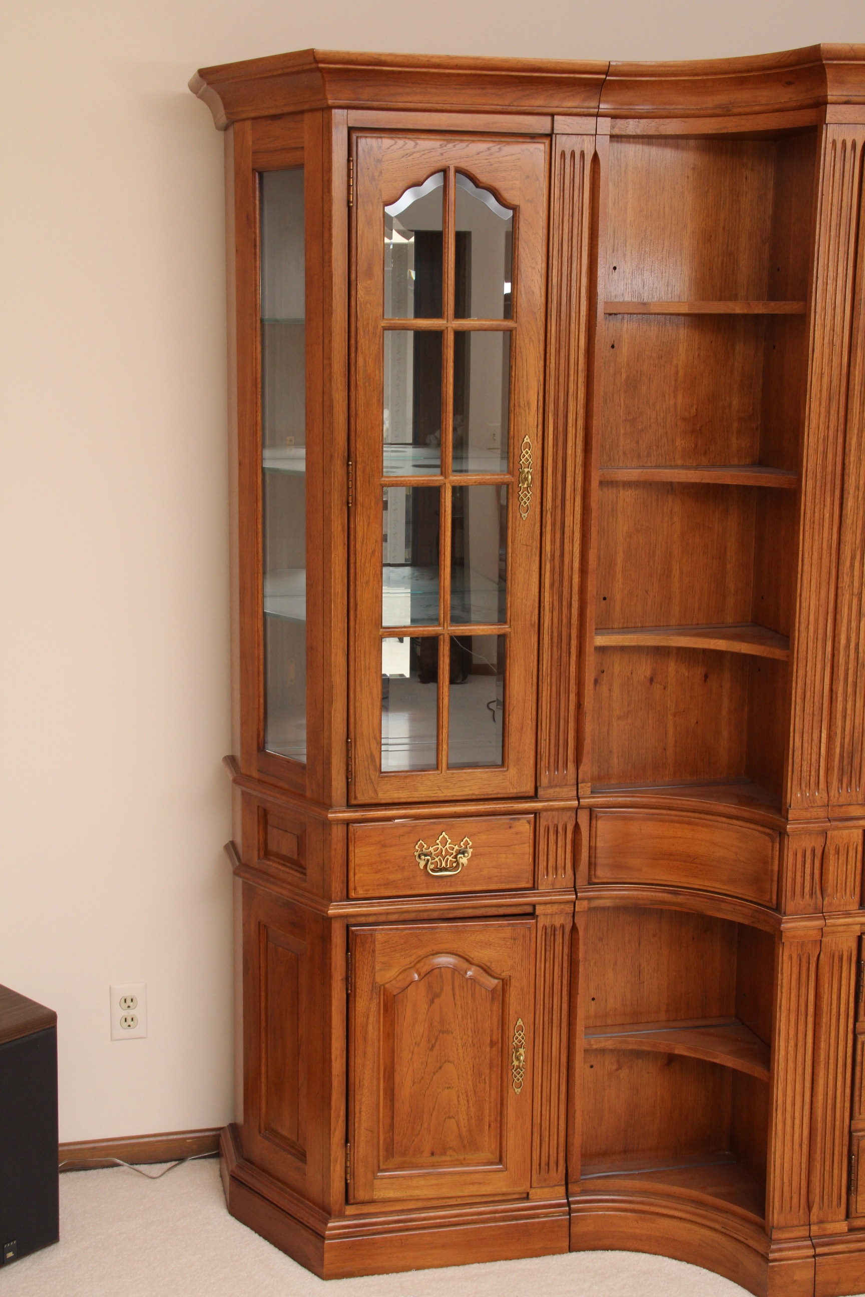 Thomasville Oak Entertainment Center