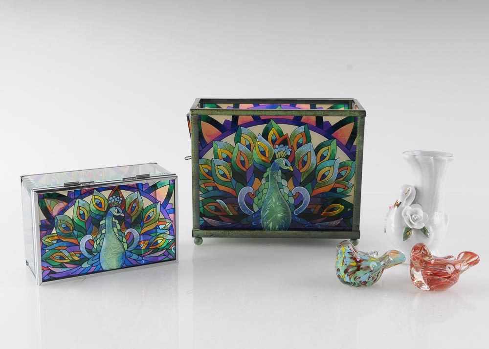 Assortment of Bird Décor