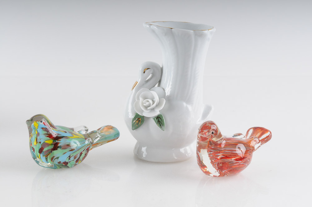 Assortment of Bird Décor