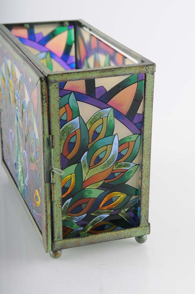 Assortment of Bird Décor