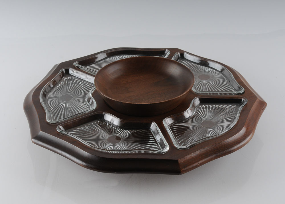 Walnut Swivel Serving Dish