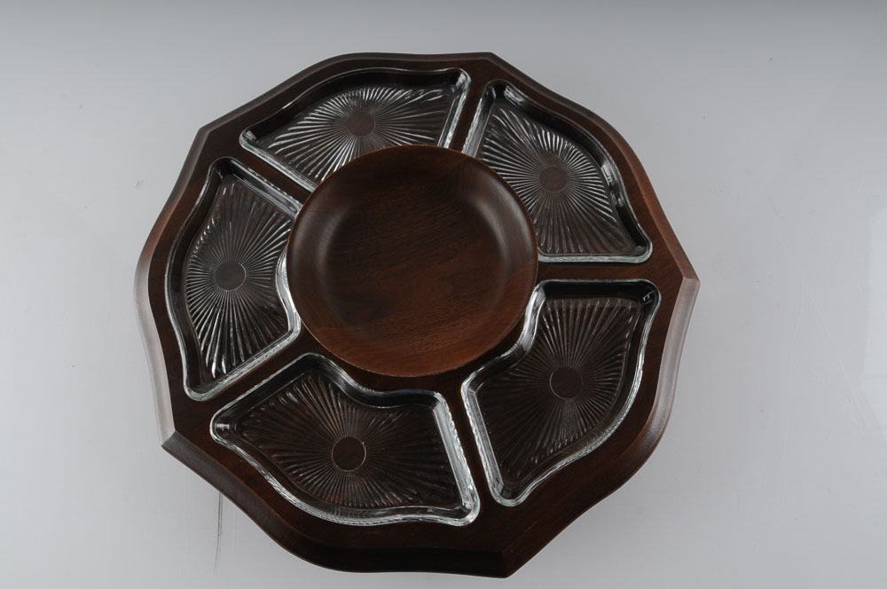 Walnut Swivel Serving Dish