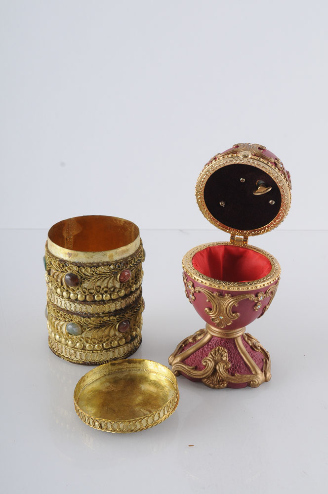 Assortment of Oriental Decor