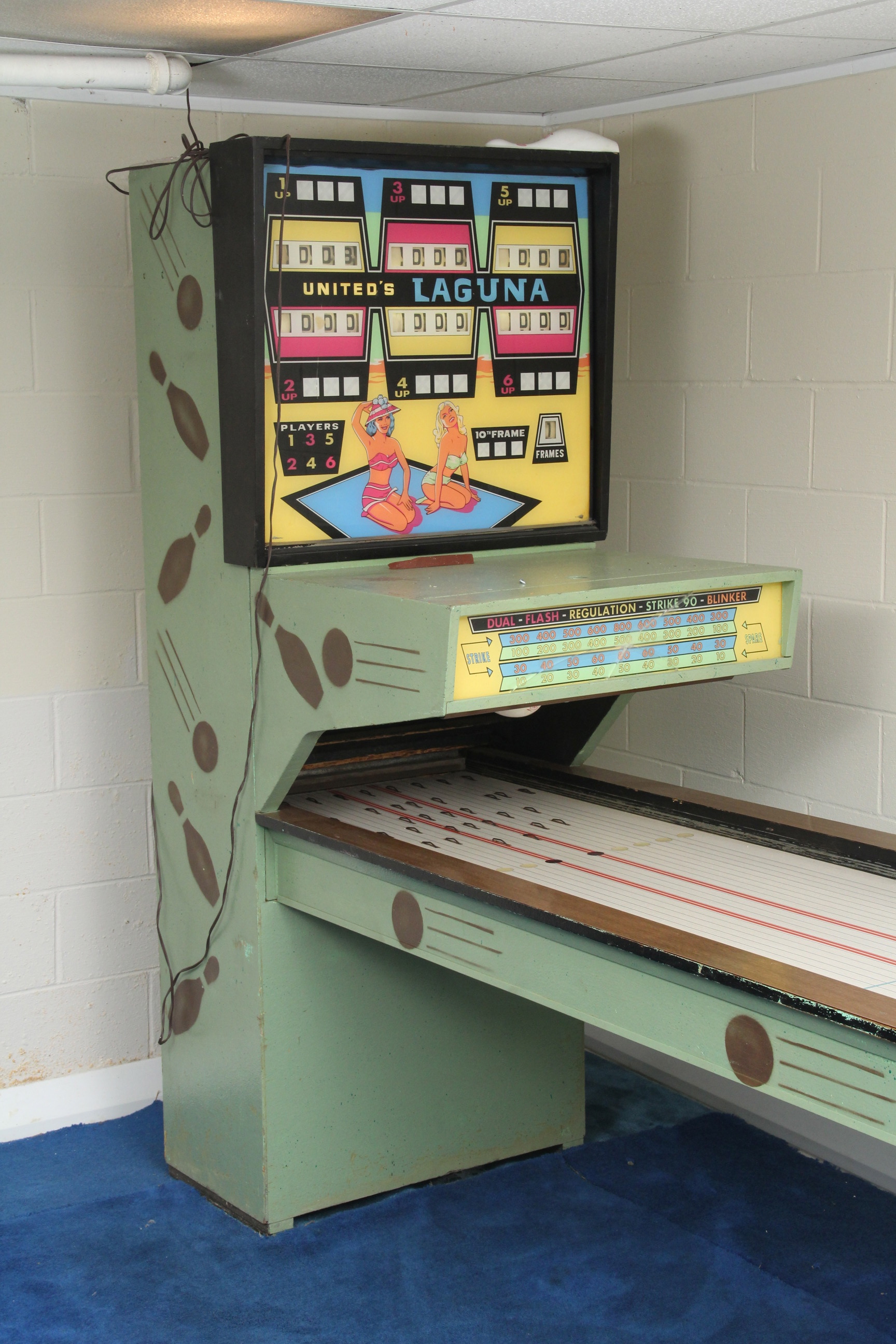 Vintage Laguna Shuffle Alley Arcade Bowler