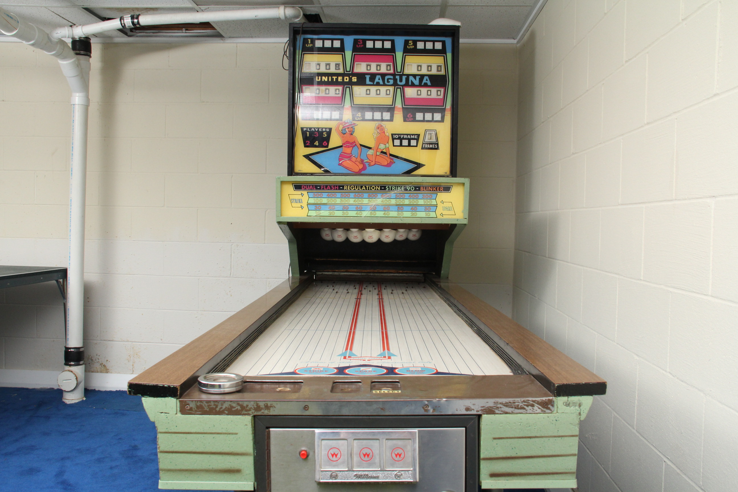 Vintage Laguna Shuffle Alley Arcade Bowler
