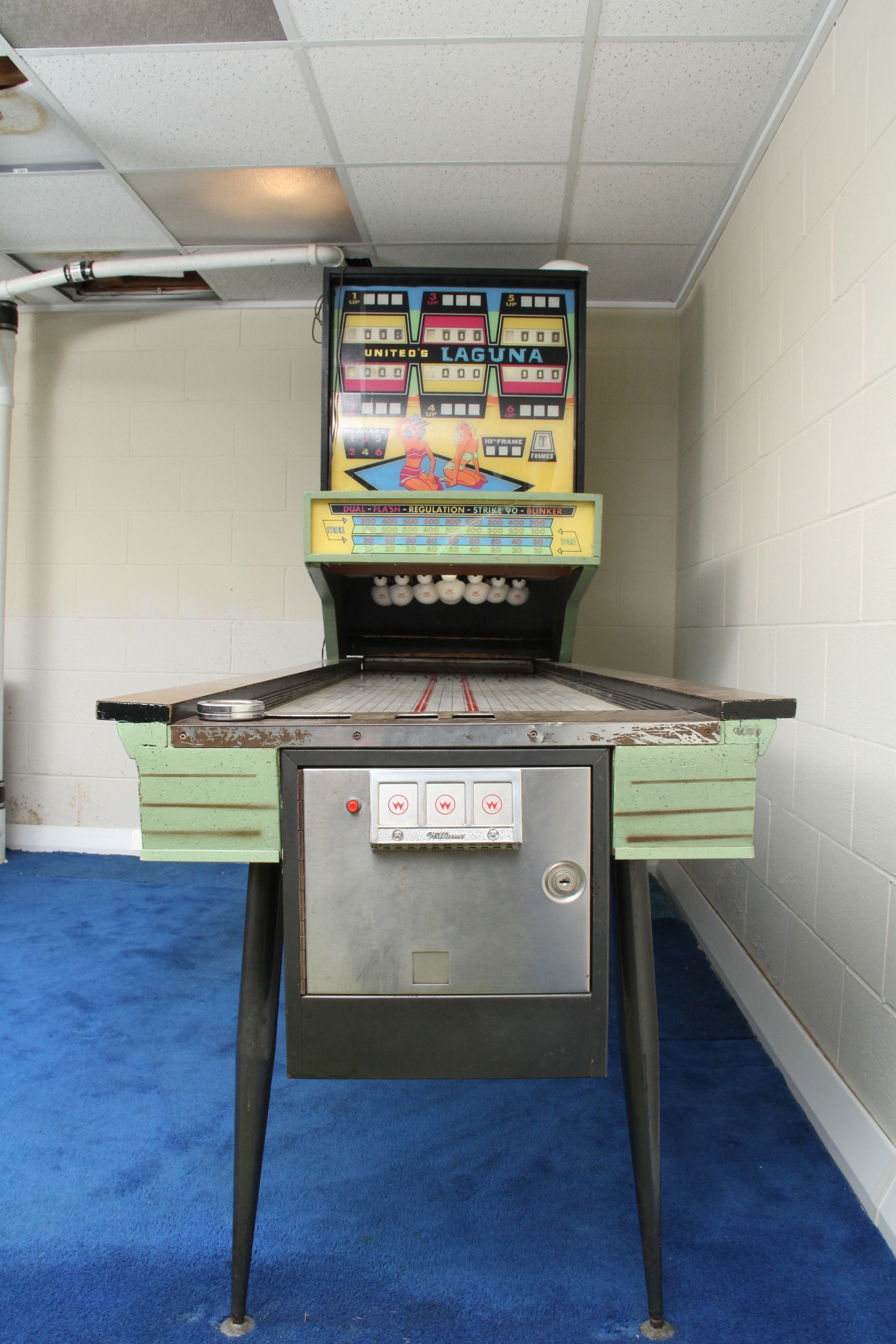 Vintage Laguna Shuffle Alley Arcade Bowler