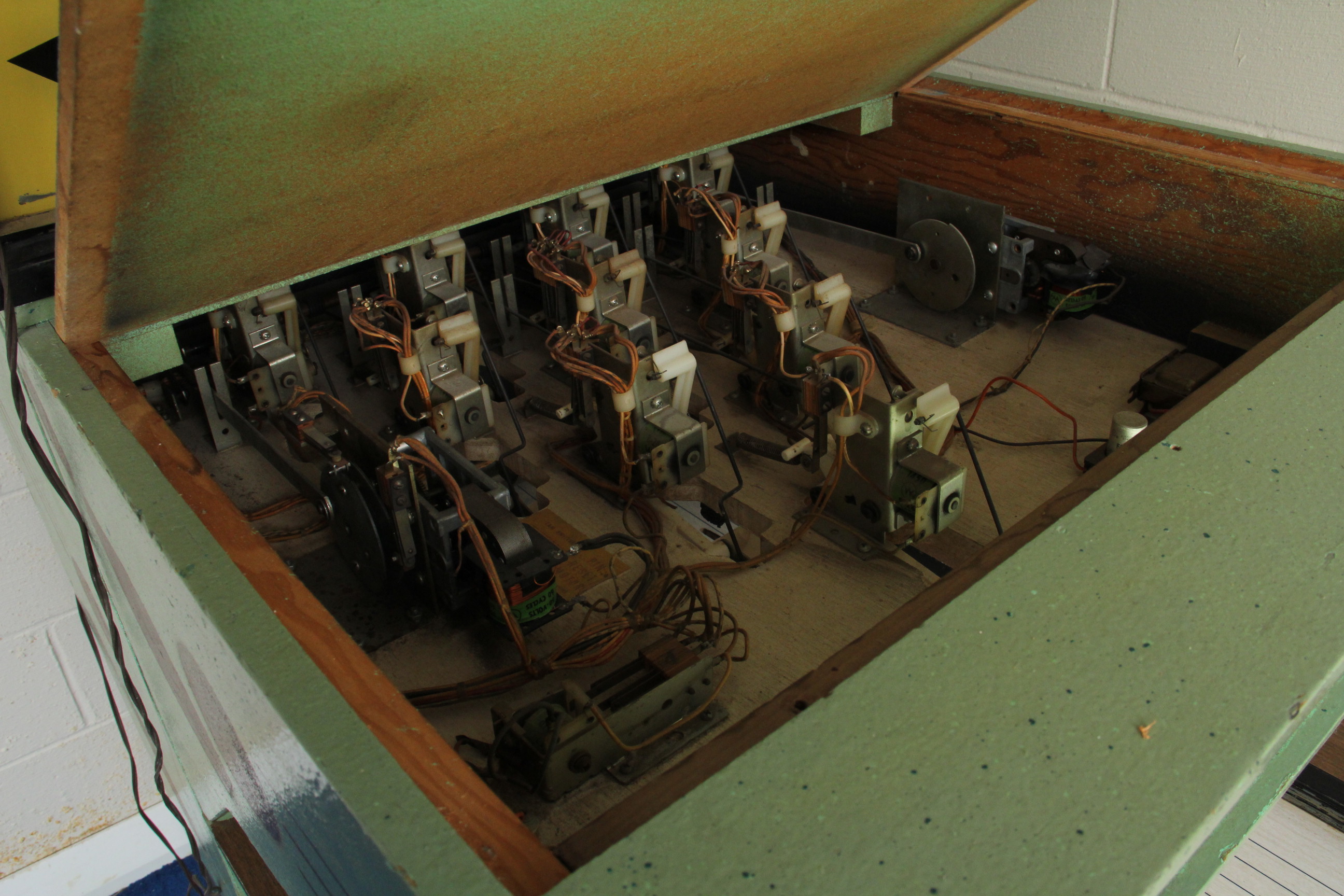 Vintage Laguna Shuffle Alley Arcade Bowler