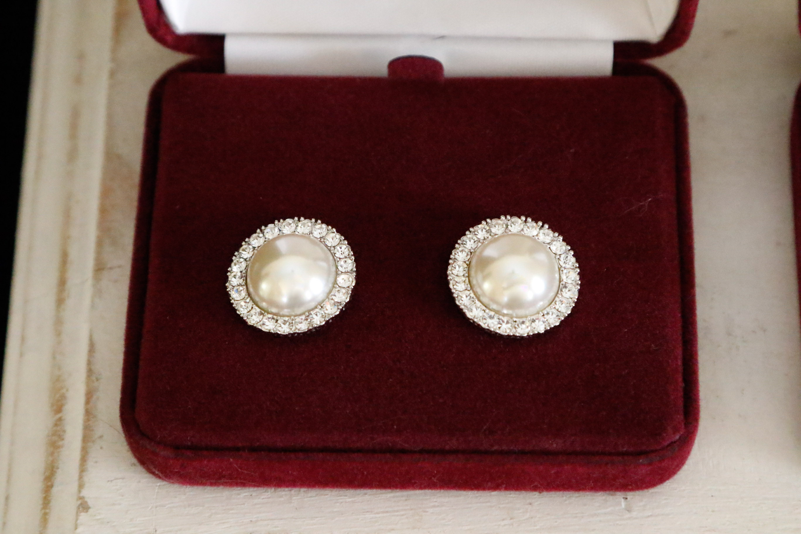 Jacqueline Kennedy Historic Jewelry Collection With Storage Box