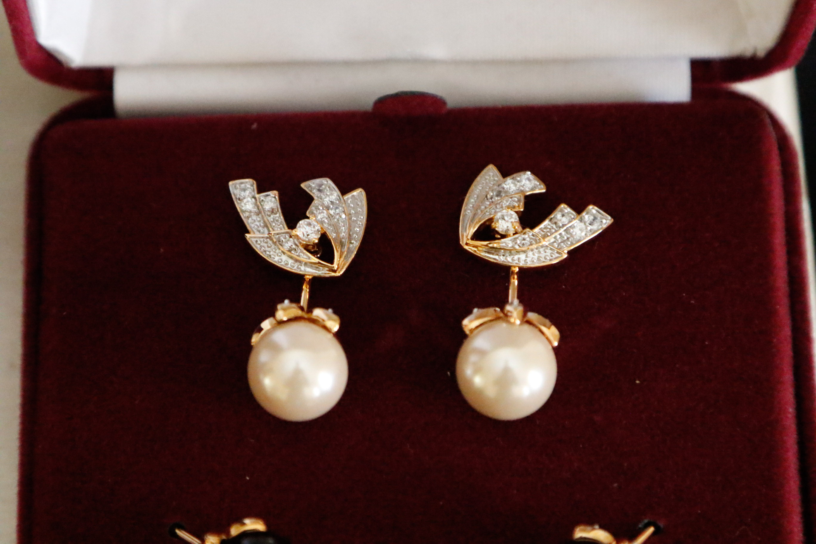 Jacqueline Kennedy Historic Jewelry Collection With Storage Box