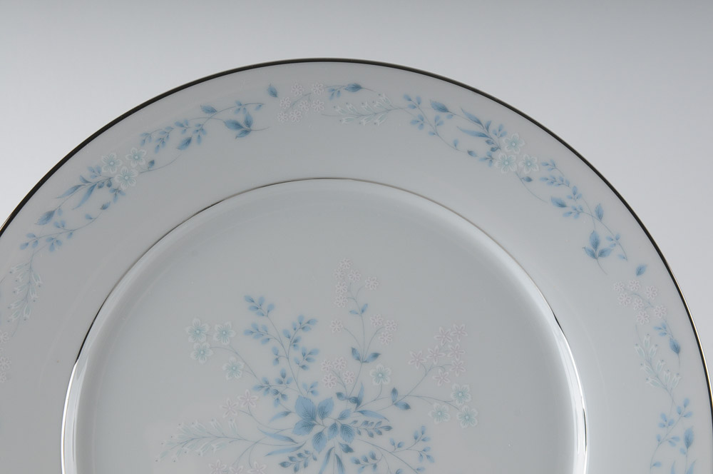 Noritake "Carolyn" Fine China Dinner Service