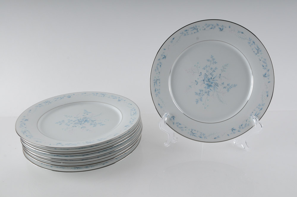 Noritake "Carolyn" Fine China Dinner Service