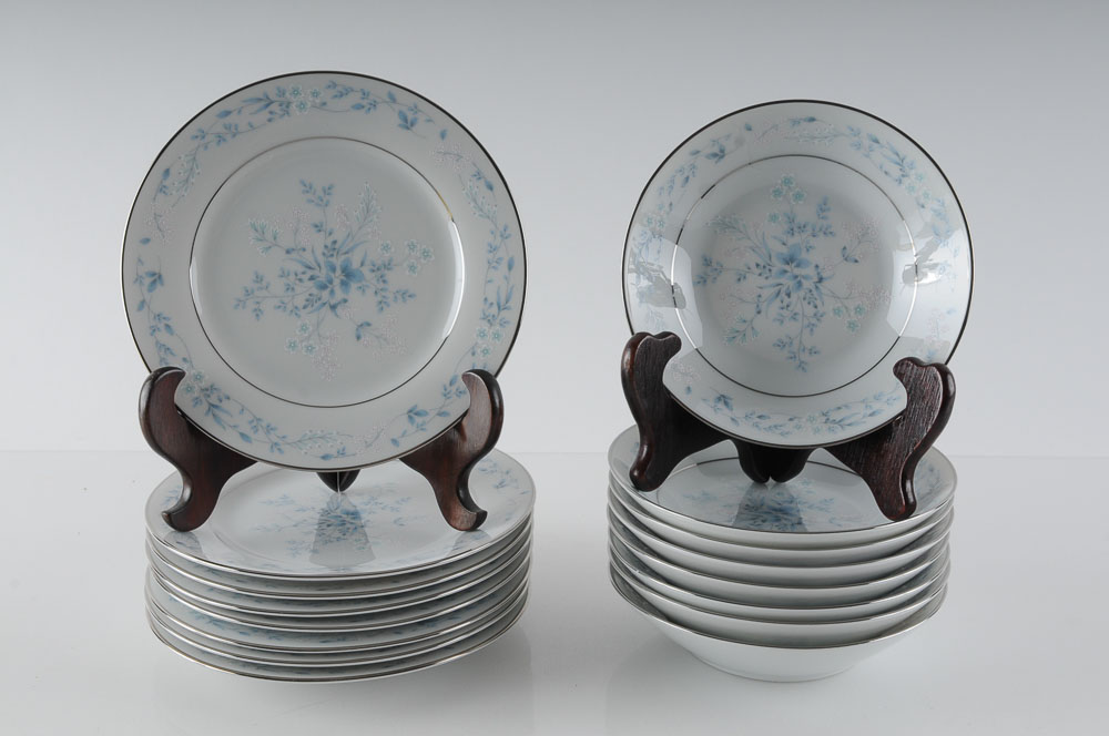 Noritake "Carolyn" Fine China Dinner Service