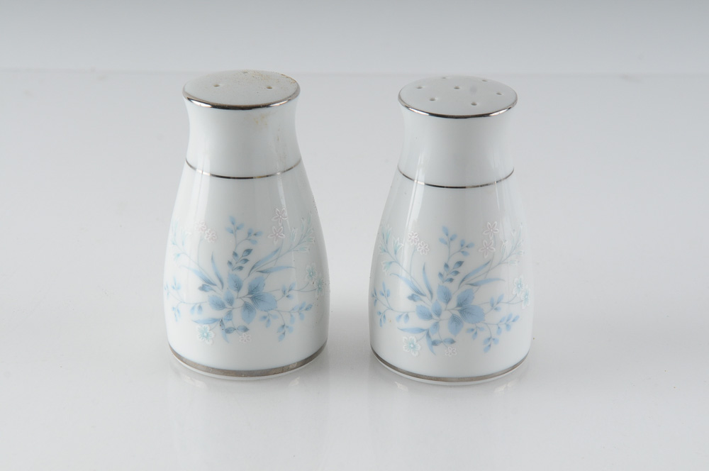 Noritake "Carolyn" Fine China Dinner Service