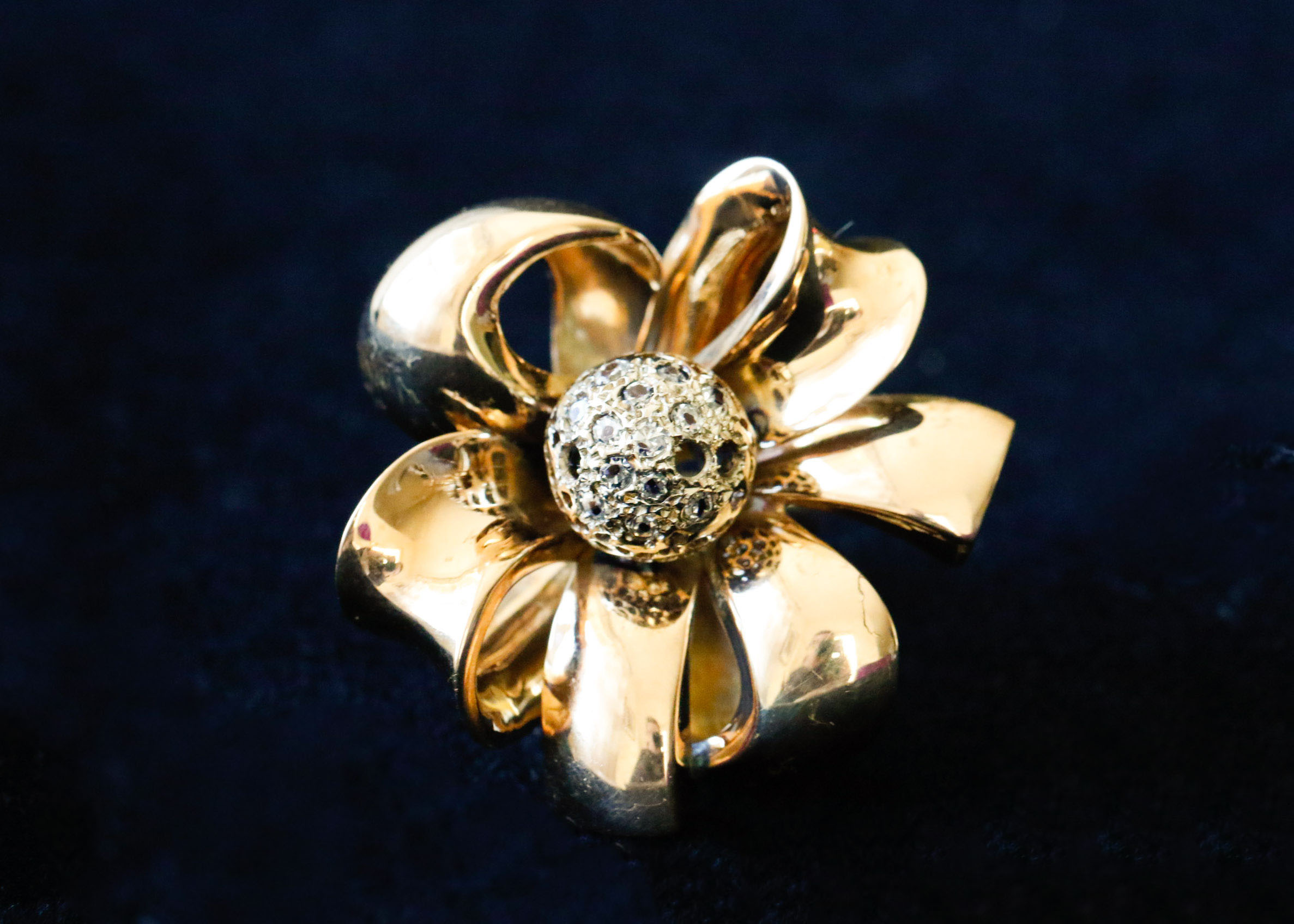 18K Yellow Gold and Diamond Flower Ring