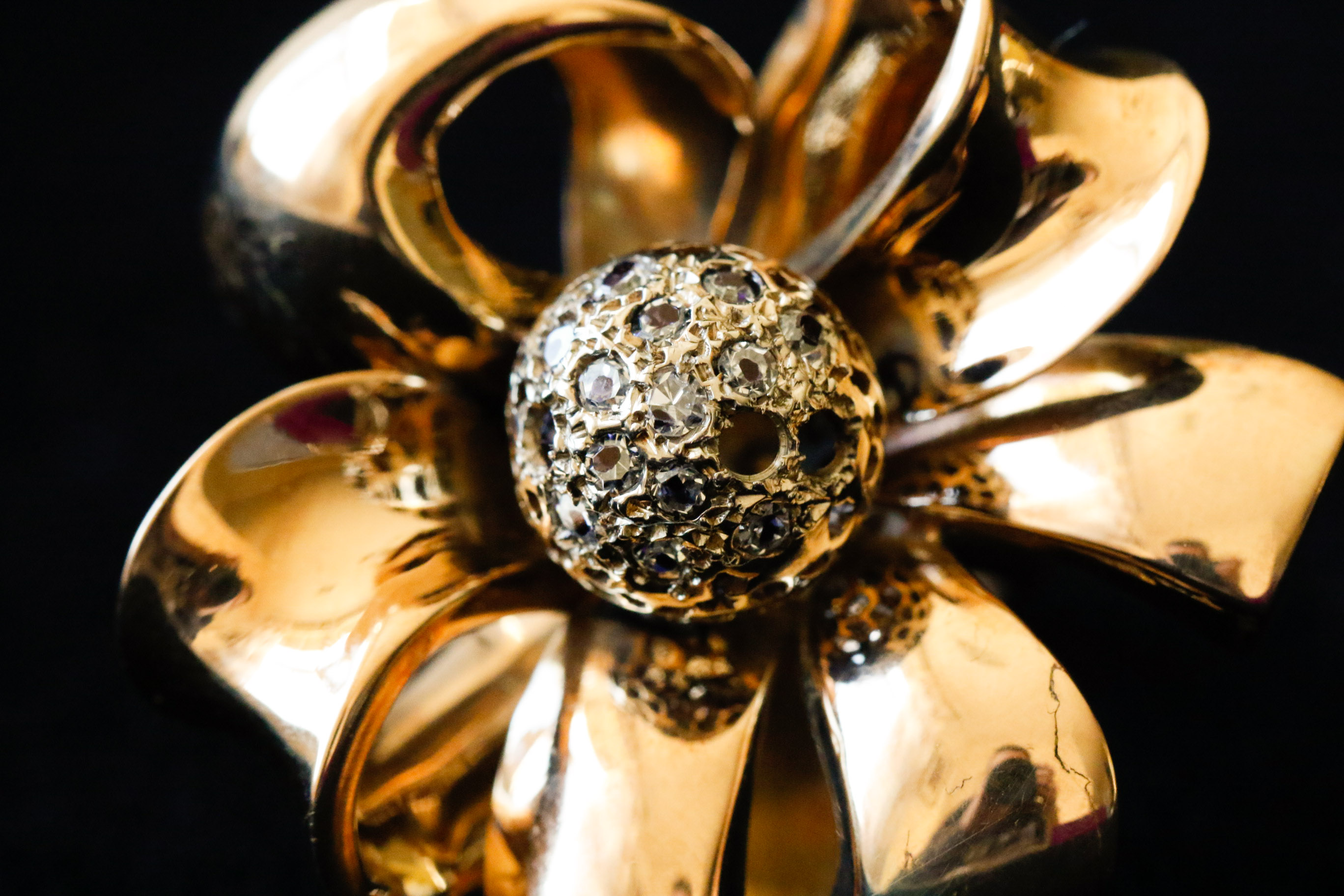 18K Yellow Gold and Diamond Flower Ring