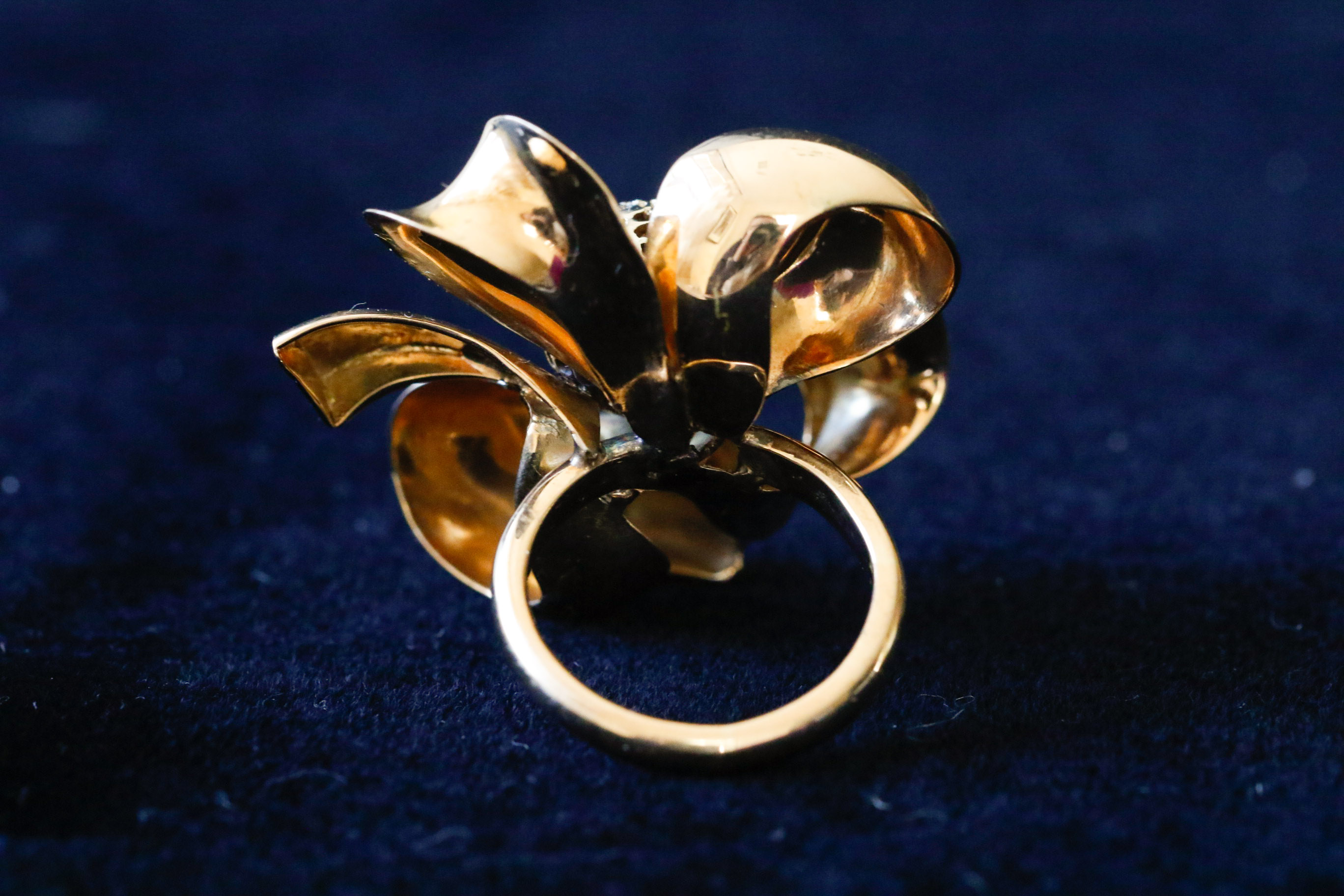 18K Yellow Gold and Diamond Flower Ring