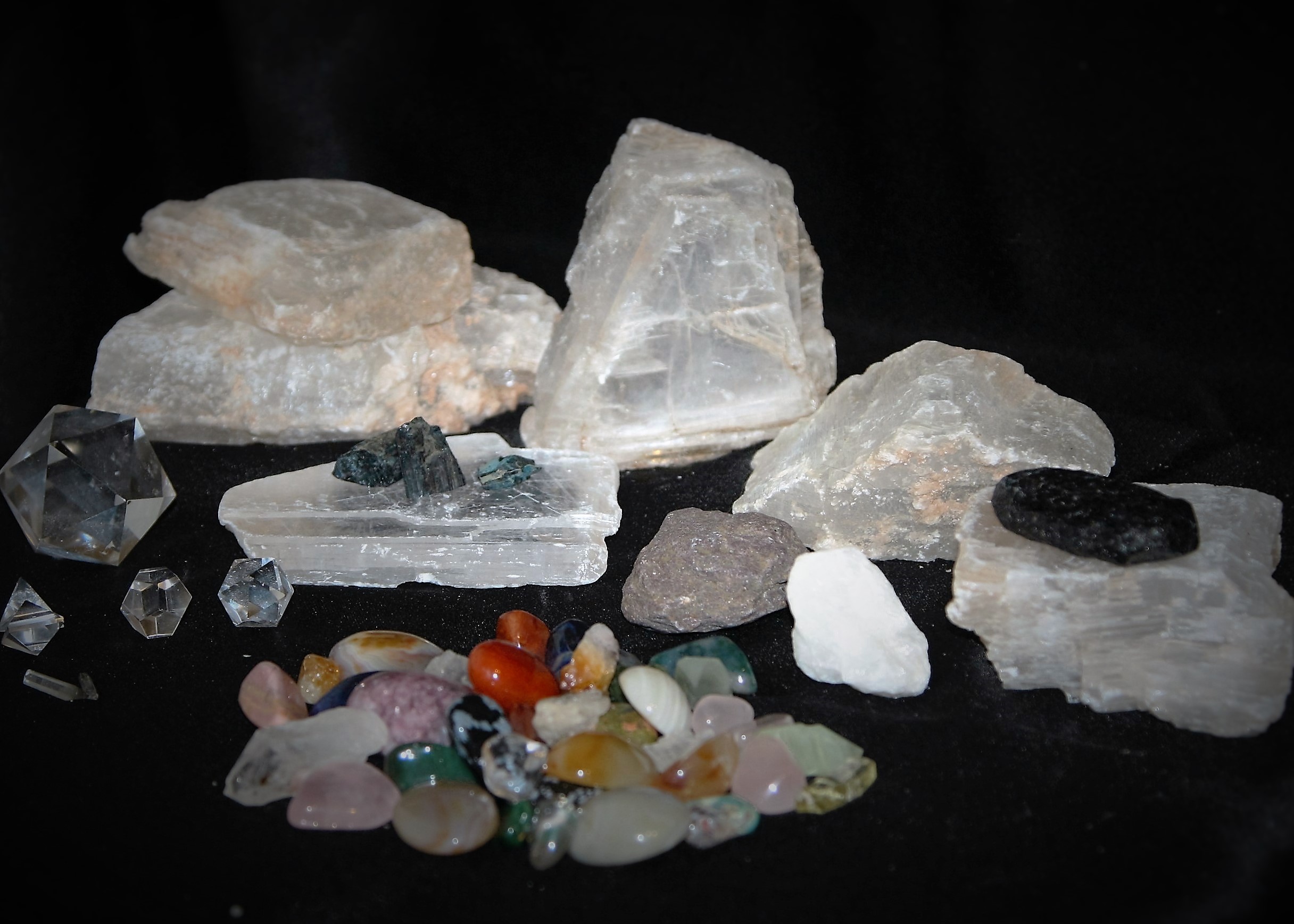 Impressive Collection of Tarot Cards, Books, Specimens & Crystals