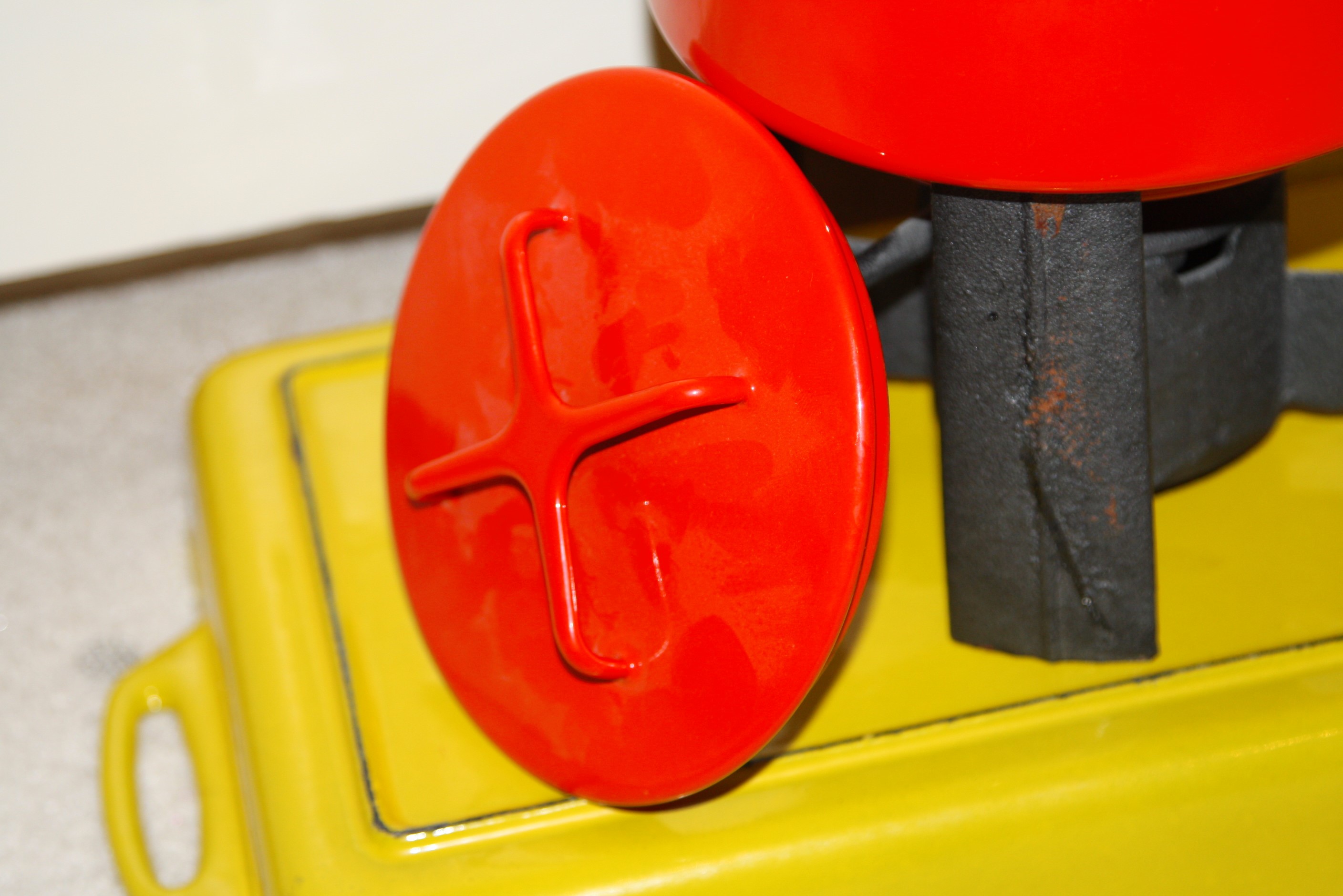 Vintage Yellow Cast Iron Roasters With Fondue Pot