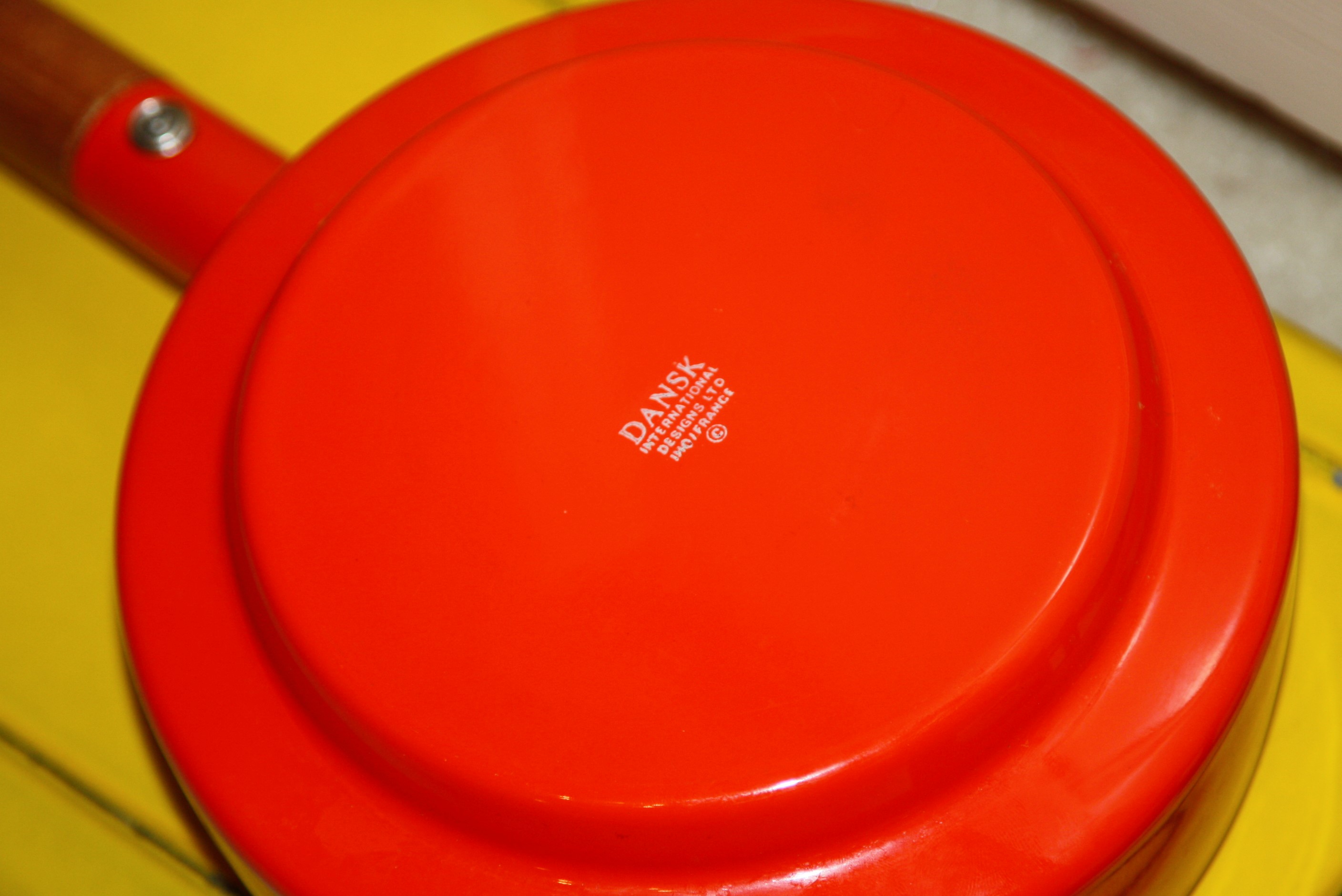 Vintage Yellow Cast Iron Roasters With Fondue Pot