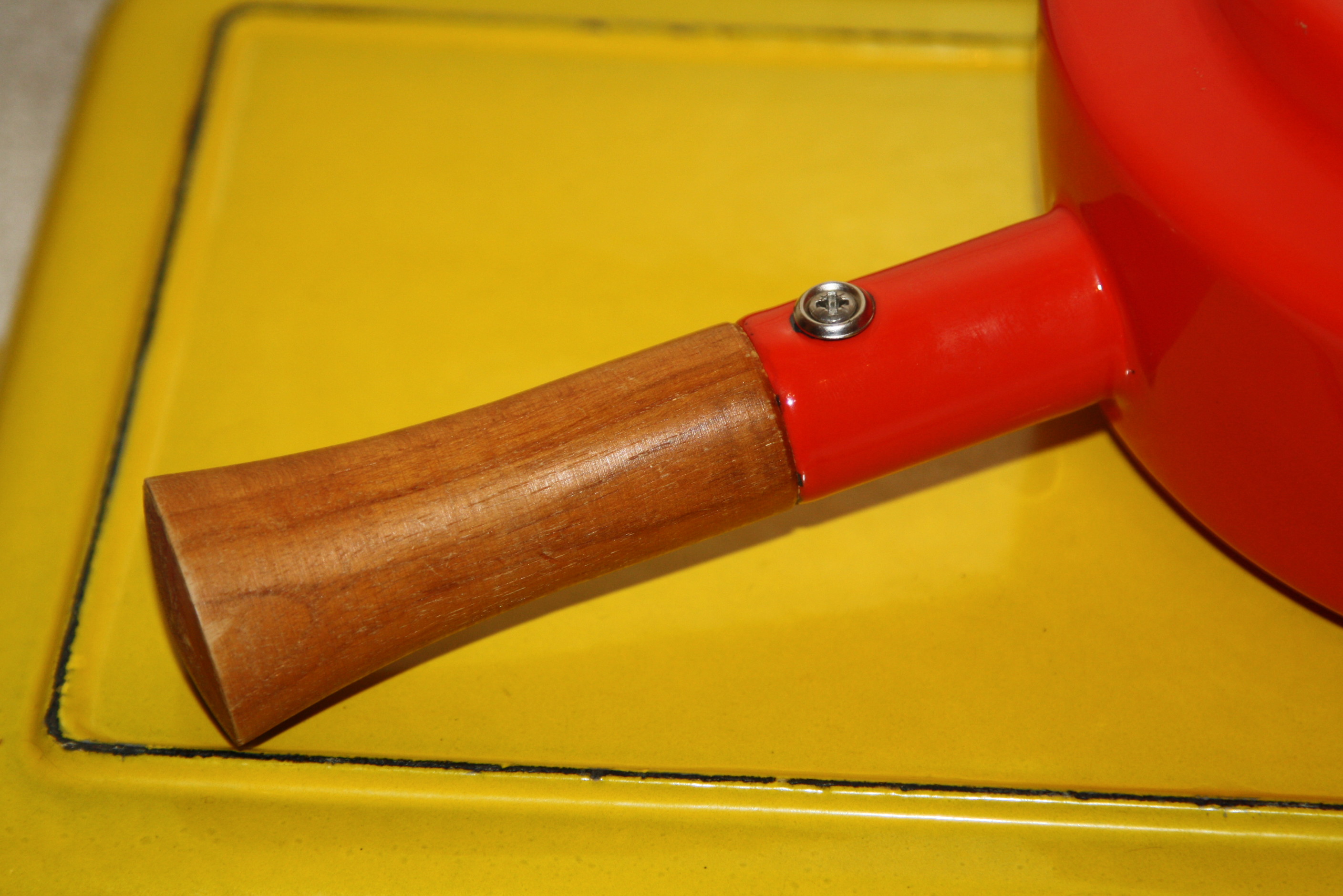Vintage Yellow Cast Iron Roasters With Fondue Pot