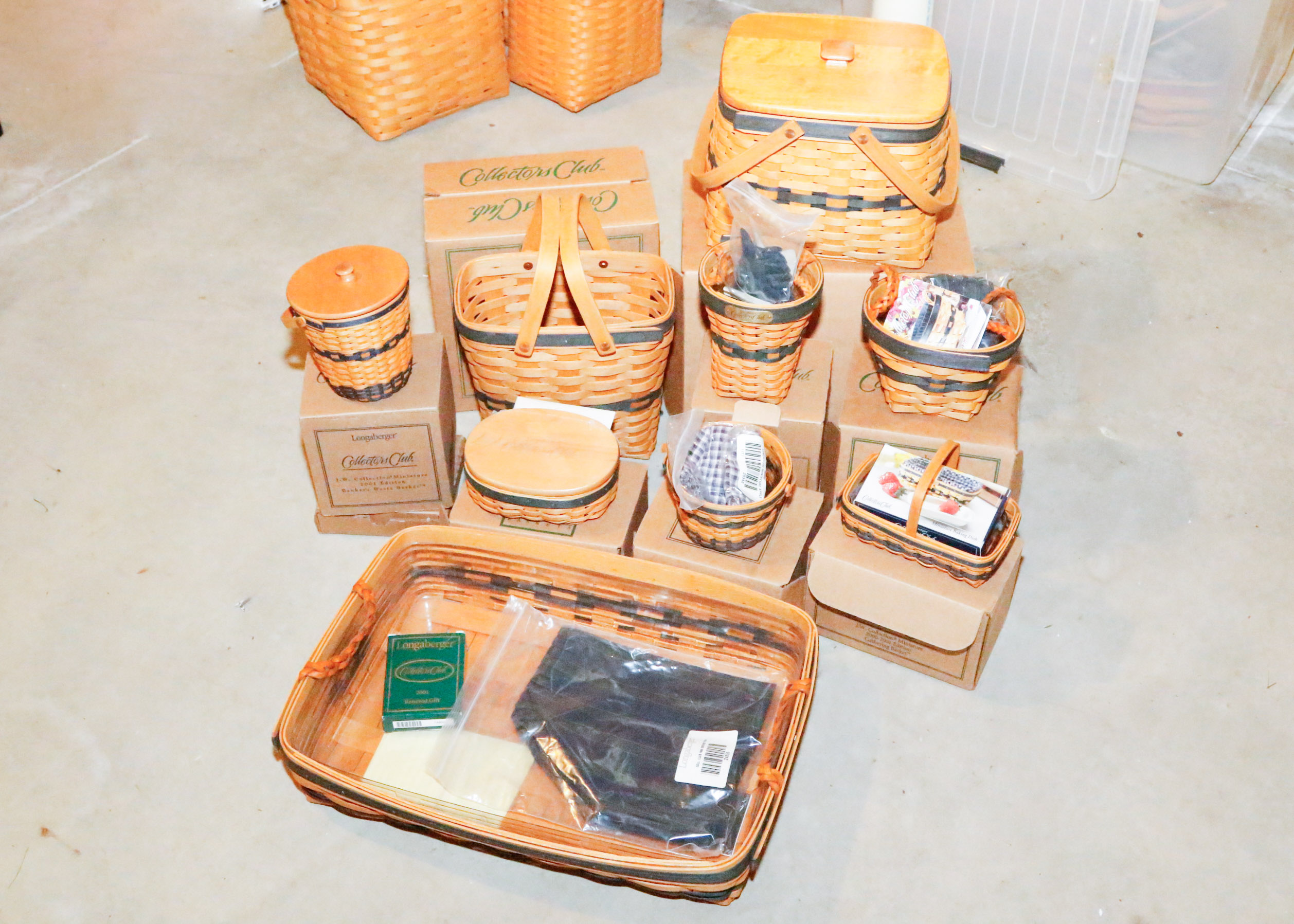 Signed Longaberger Collectors Club Assortment