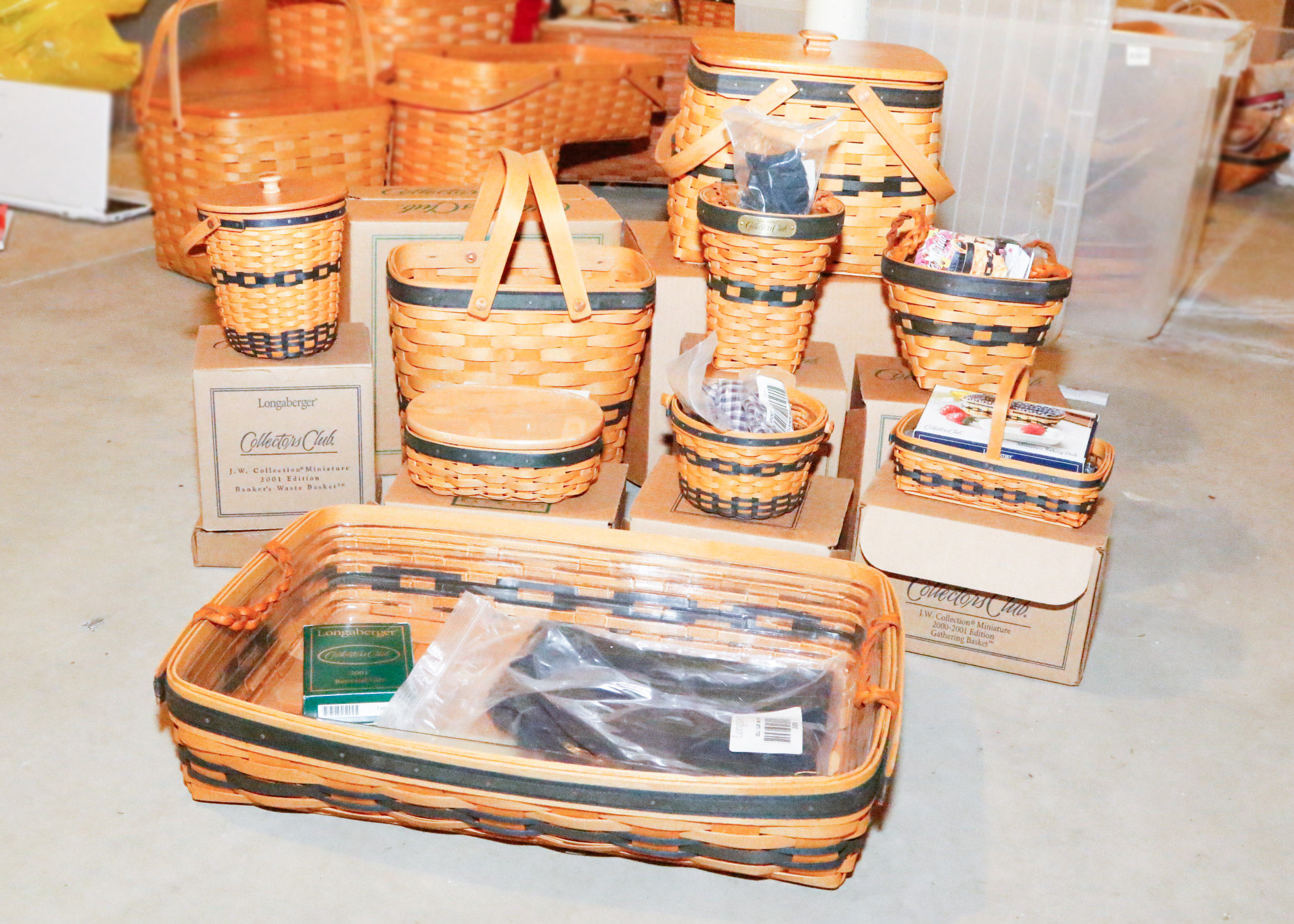 Signed Longaberger Collectors Club Assortment