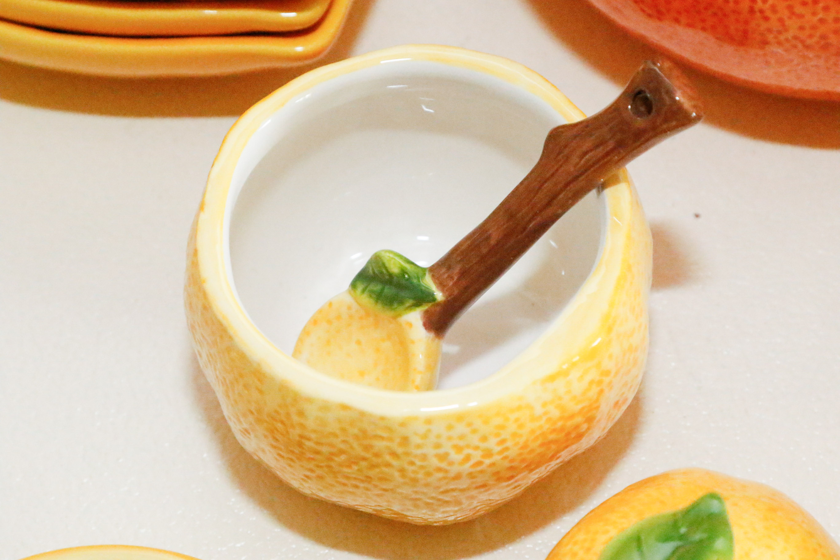 Tableware with Citrus Motif