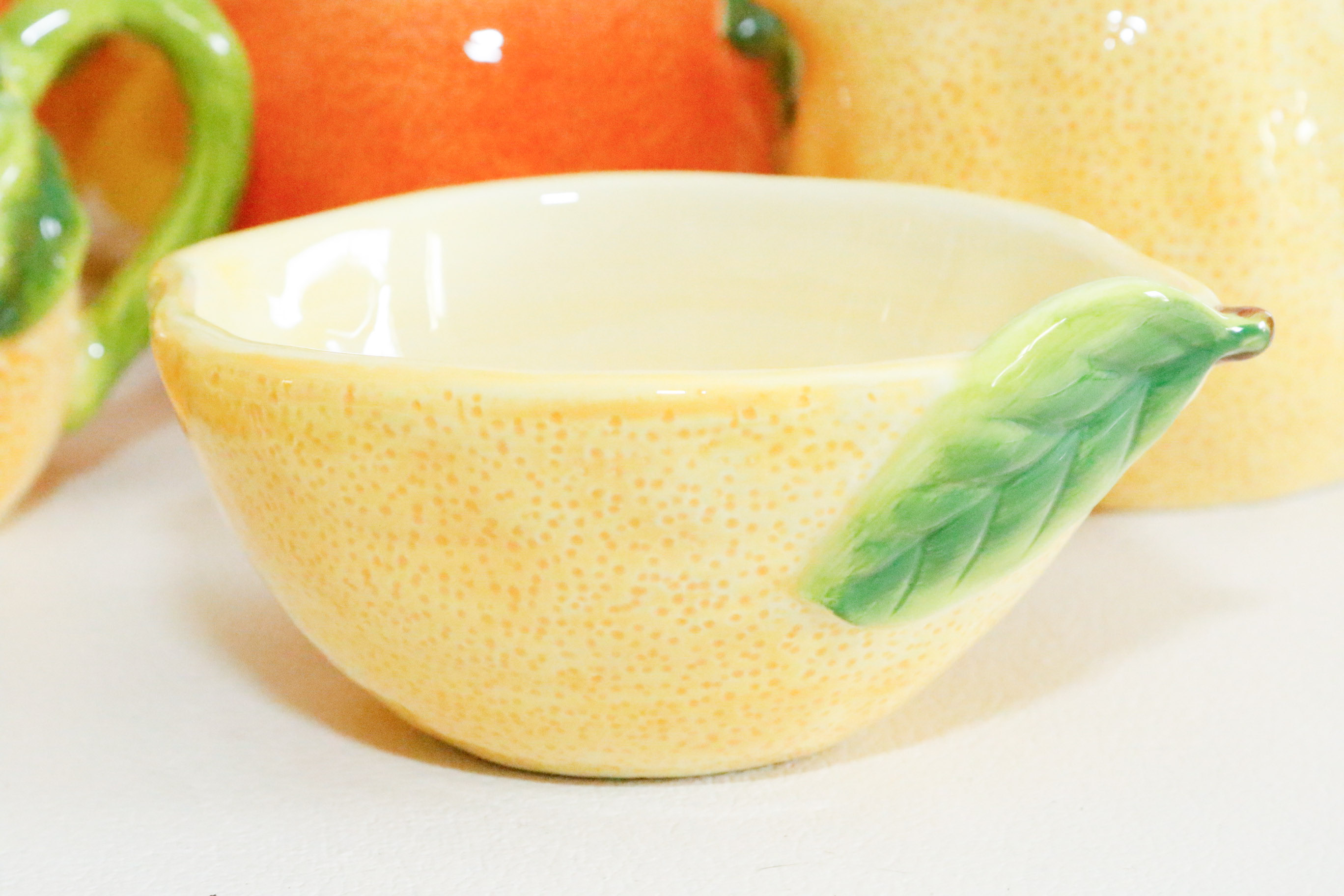 Tableware with Citrus Motif