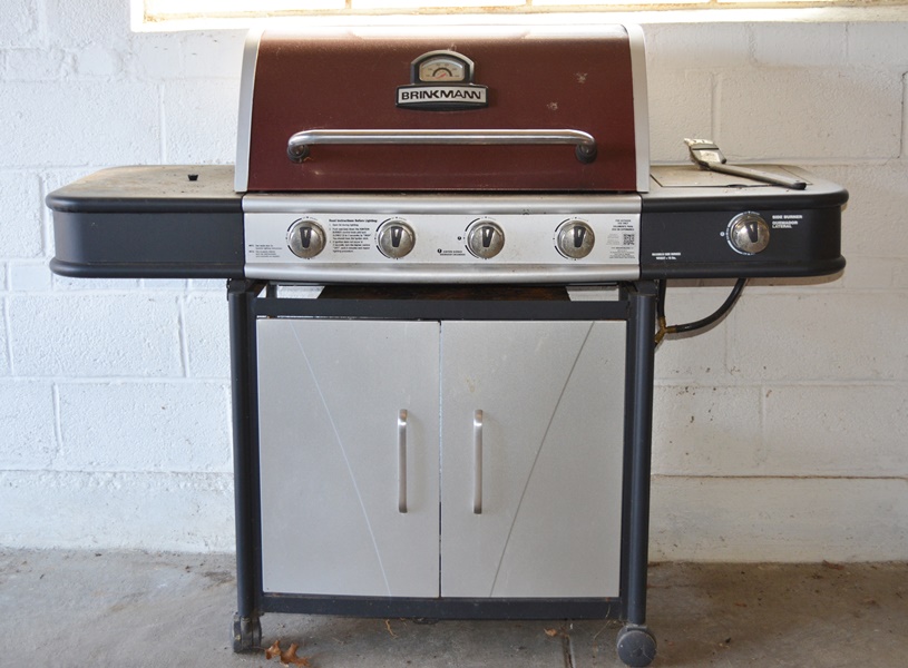 Brinkmann Four Burner Gas Grill, Model #810-9422 S