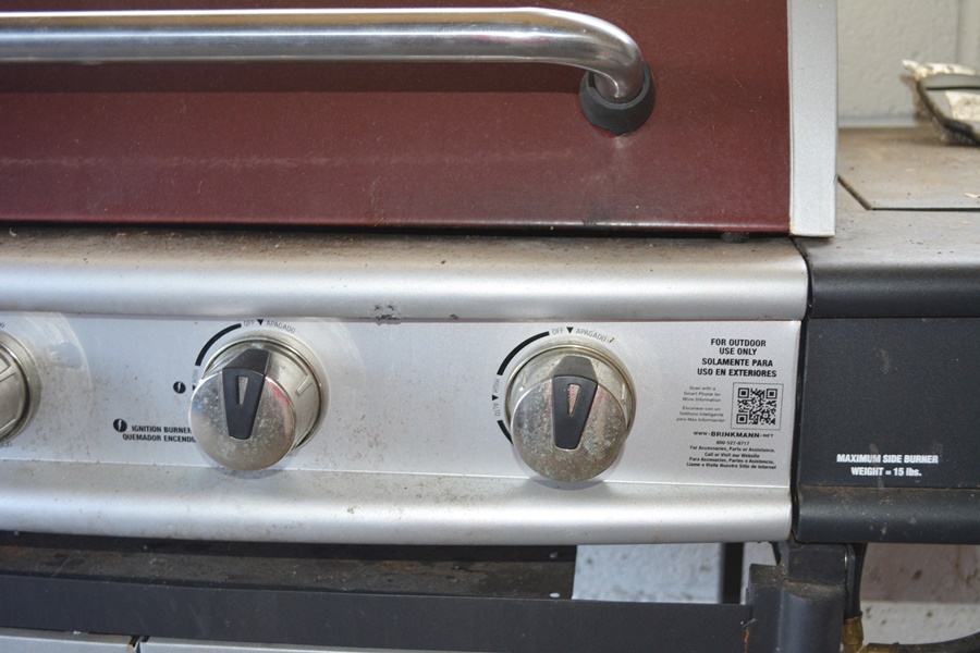 Brinkmann Four Burner Gas Grill, Model #810-9422 S