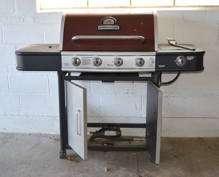 Brinkmann Four Burner Gas Grill, Model #810-9422 S