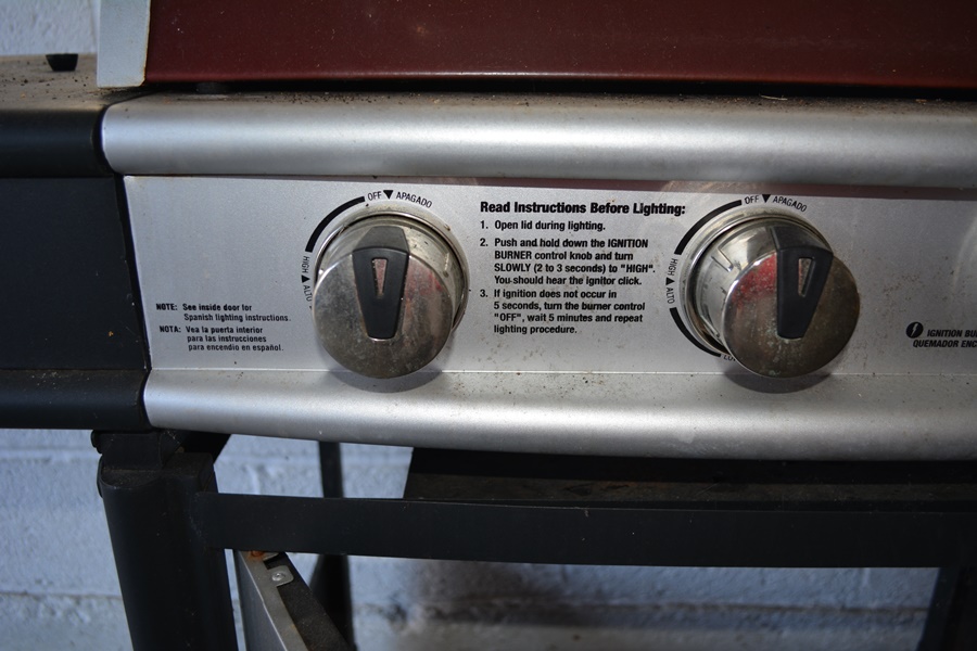 Brinkmann Four Burner Gas Grill, Model #810-9422 S