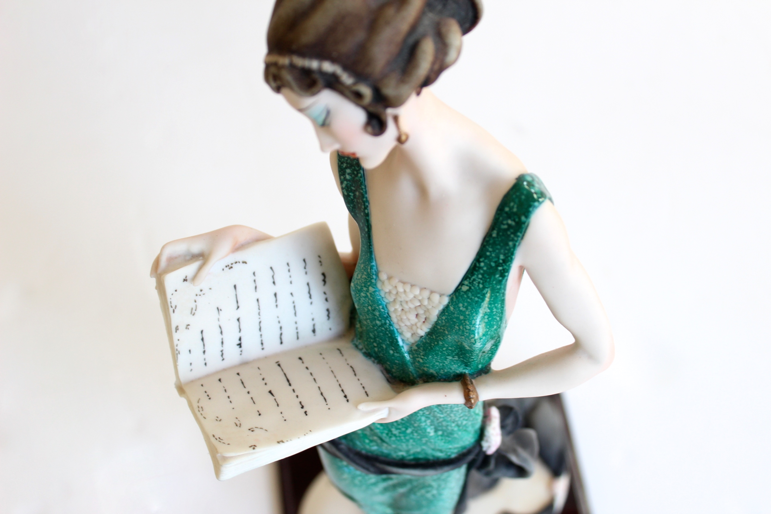 1920s-Inspired Giuseppe Armani Figurine