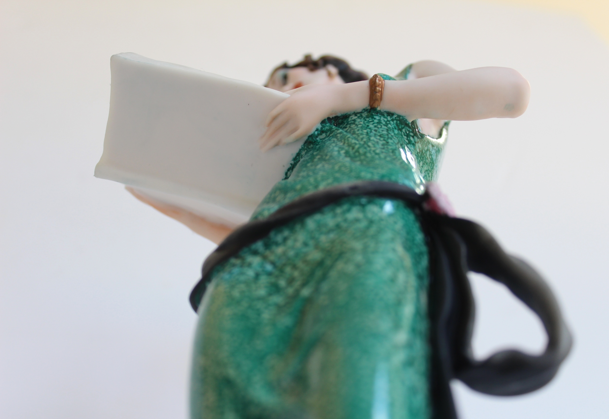 1920s-Inspired Giuseppe Armani Figurine