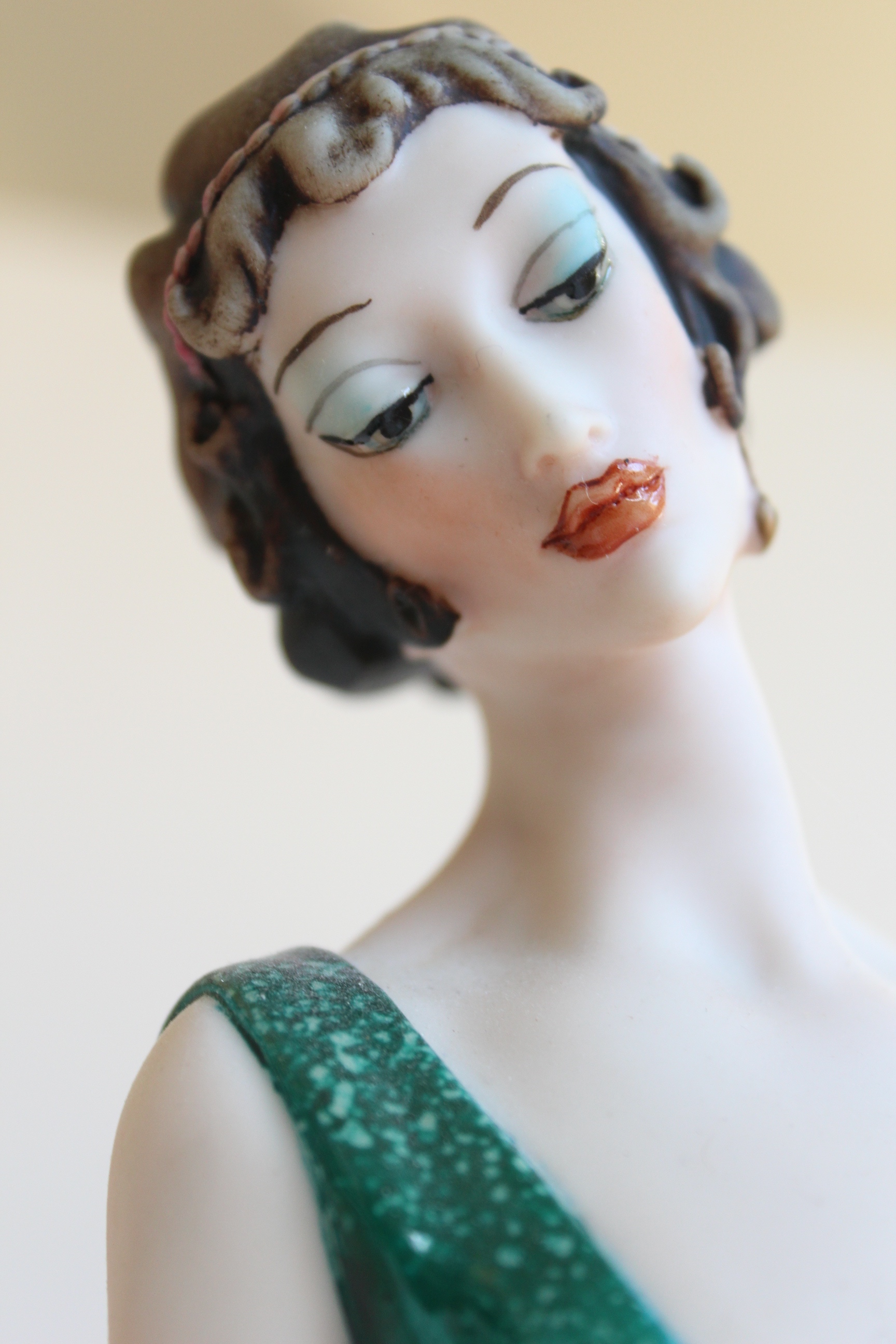 1920s-Inspired Giuseppe Armani Figurine