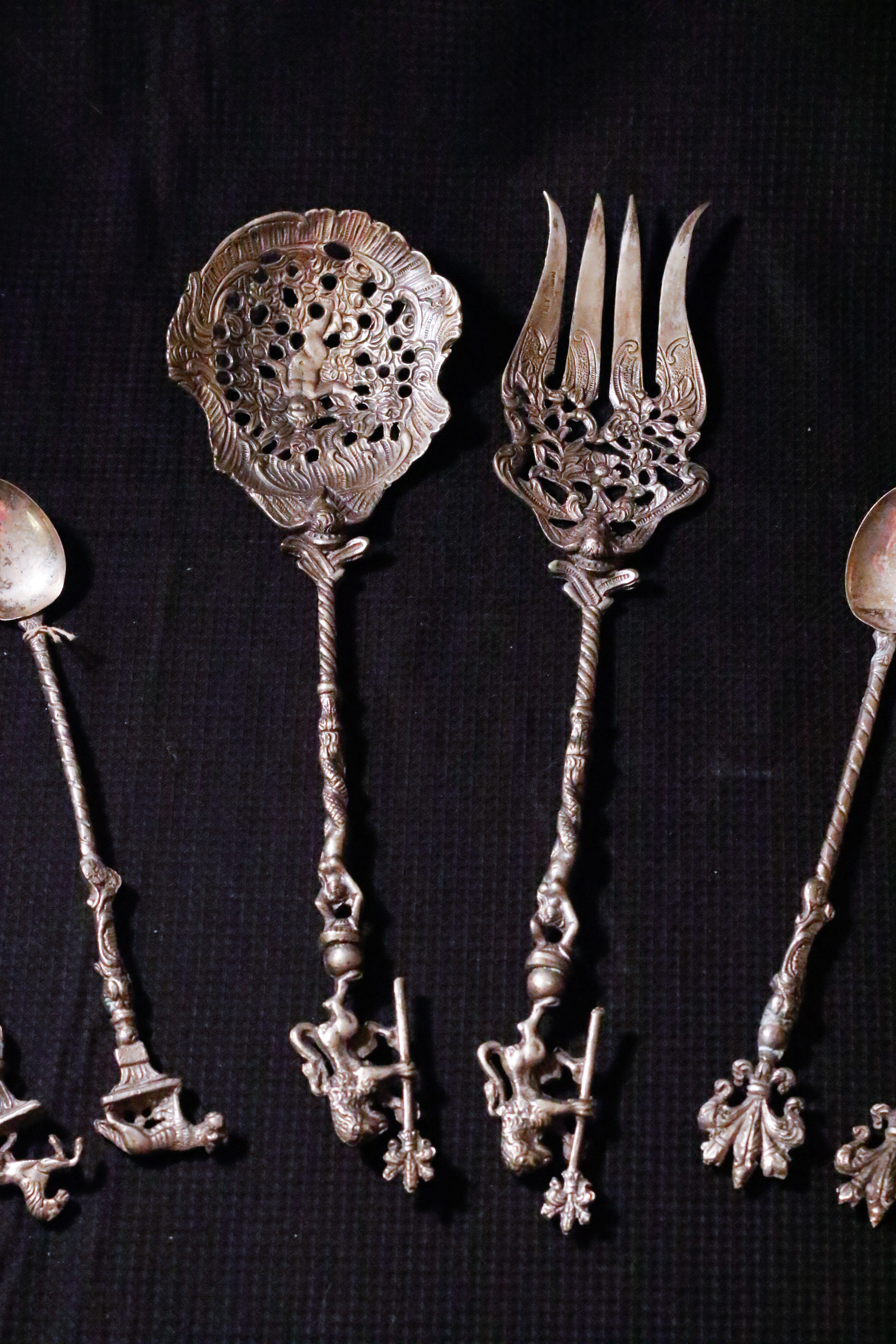 Montagnani Italian Figural 10-Piece Utensil Set